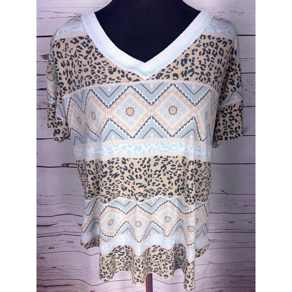 BomBom Shirt Womens Large Multicolor Aztec Leopard Print Momcore Short‎ Sleeve
